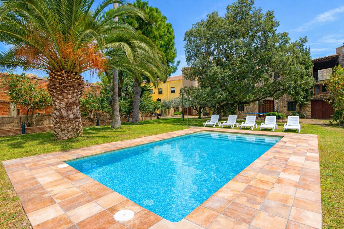 400 M² Villa ∙ 7 Slaapkamers ∙ 16 Gasten - Creixell