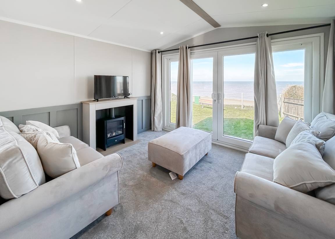 Chalet ∙ 4 Bedrooms ∙ 8 Guests - Norfolk
