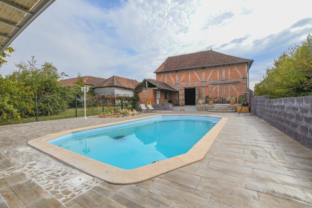 211 m&sup2; G&icirc;te 5 Schlafzimmer 14 G&auml;ste