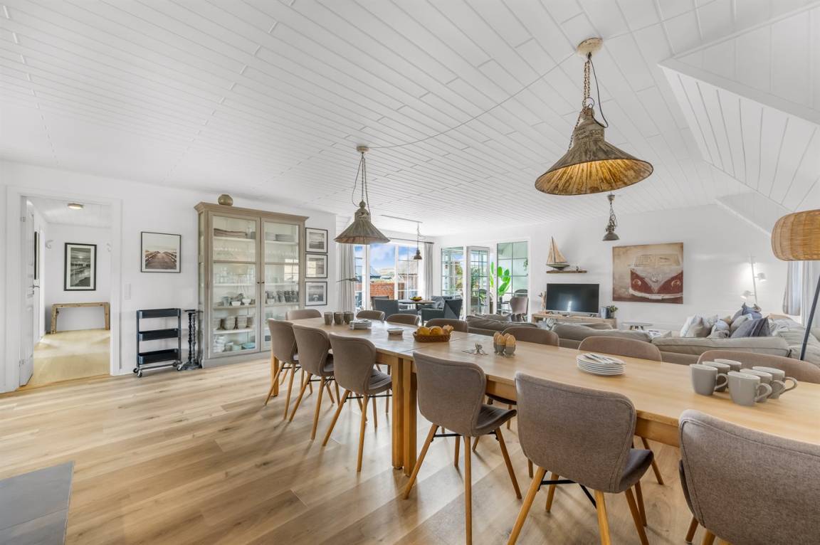 212 m² Ferienhaus ∙ 6 Schlafzimmer ∙ 14 Gäste – Bild 11
