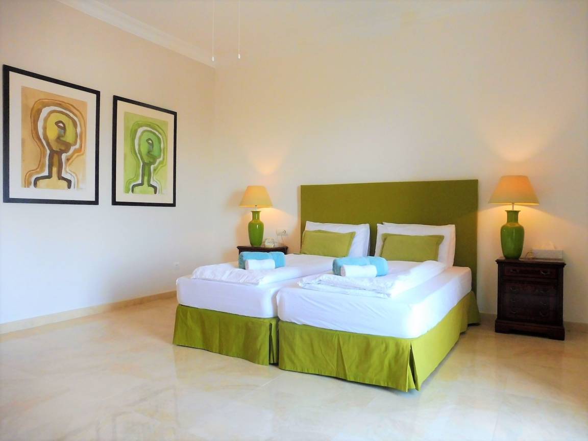 370 m² Ferienhaus ∙ 4 Schlafzimmer ∙ 9 Gäste – Bild 24