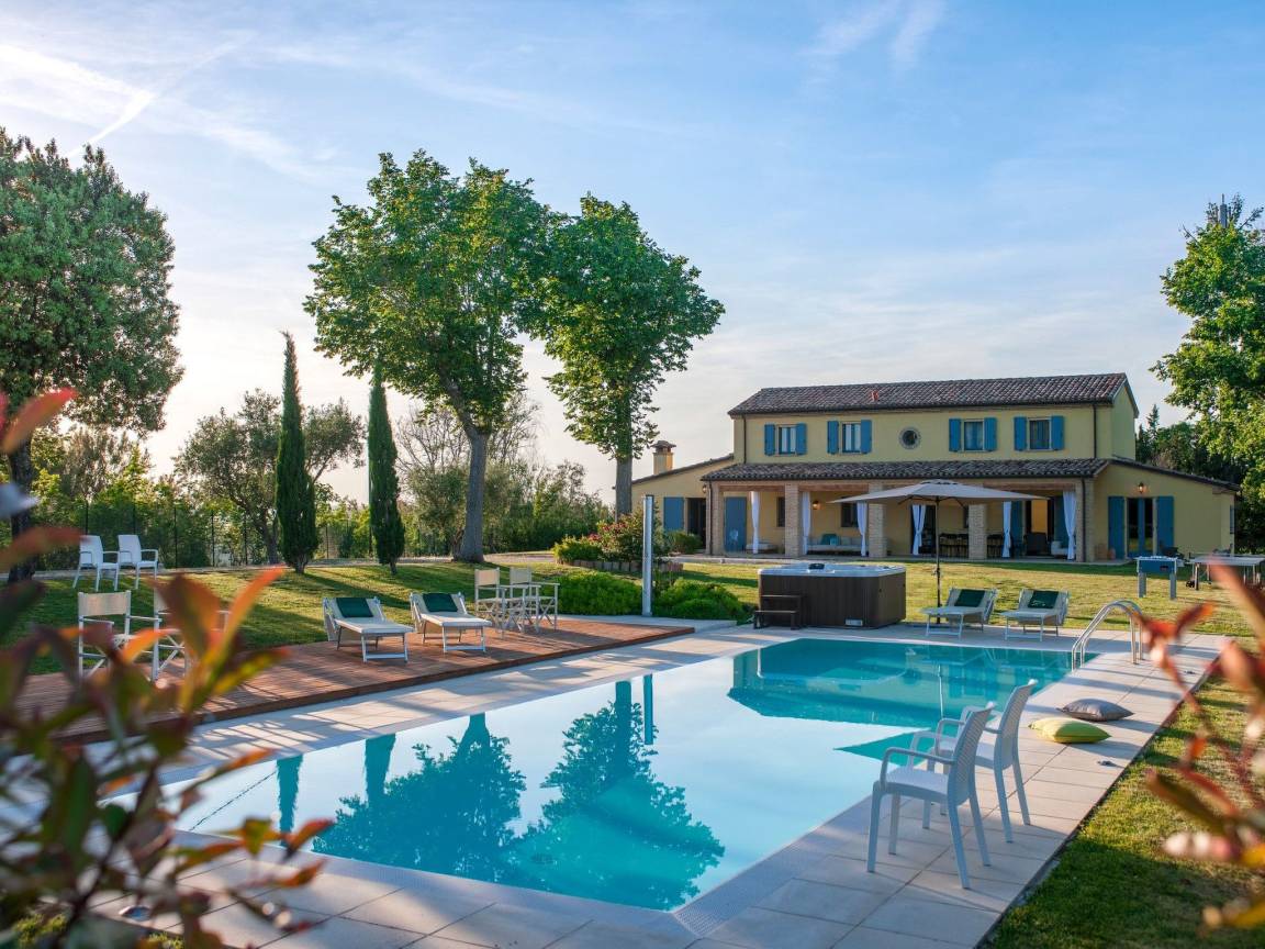 350 M² Casa Vacanza ∙ 6 Camere Da Letto ∙ 14 Ospiti - Fano