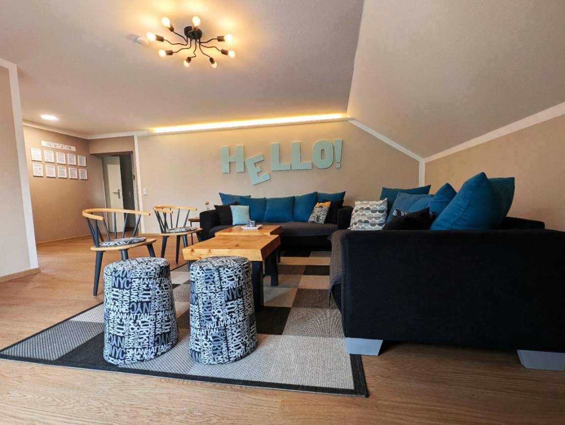 Apartment ∙ 4 Bedrooms ∙ 10 Guests - Kreuzwertheim