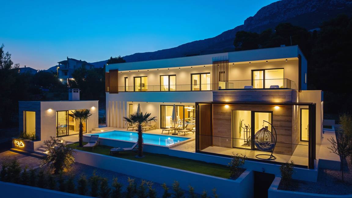 278 M² Villa ∙ 4 Habitaciones ∙ 8 Huéspedes - Split
