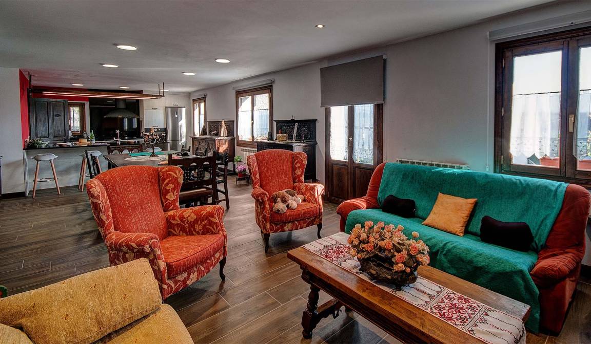 190 M² House ∙ 5 Bedrooms ∙ 12 Guests - Navarra