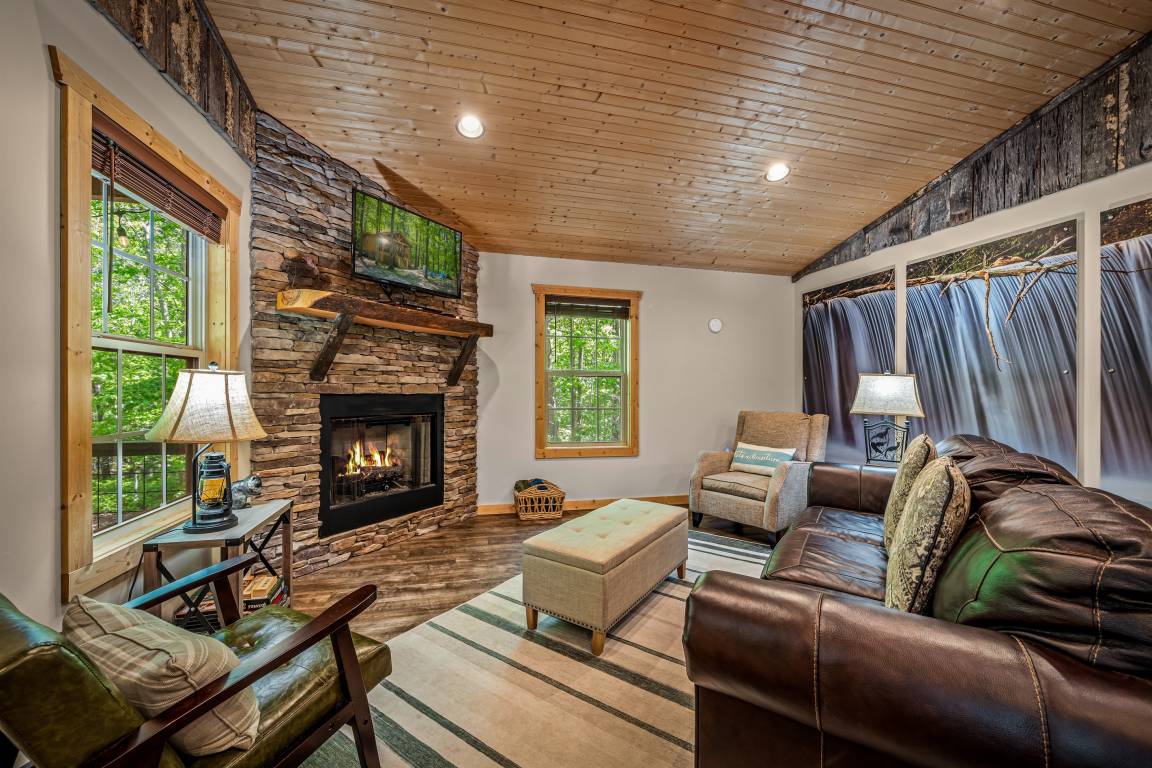 101 M² Cabin ∙ 2 Bedrooms ∙ 6 Guests - Mentone, AL