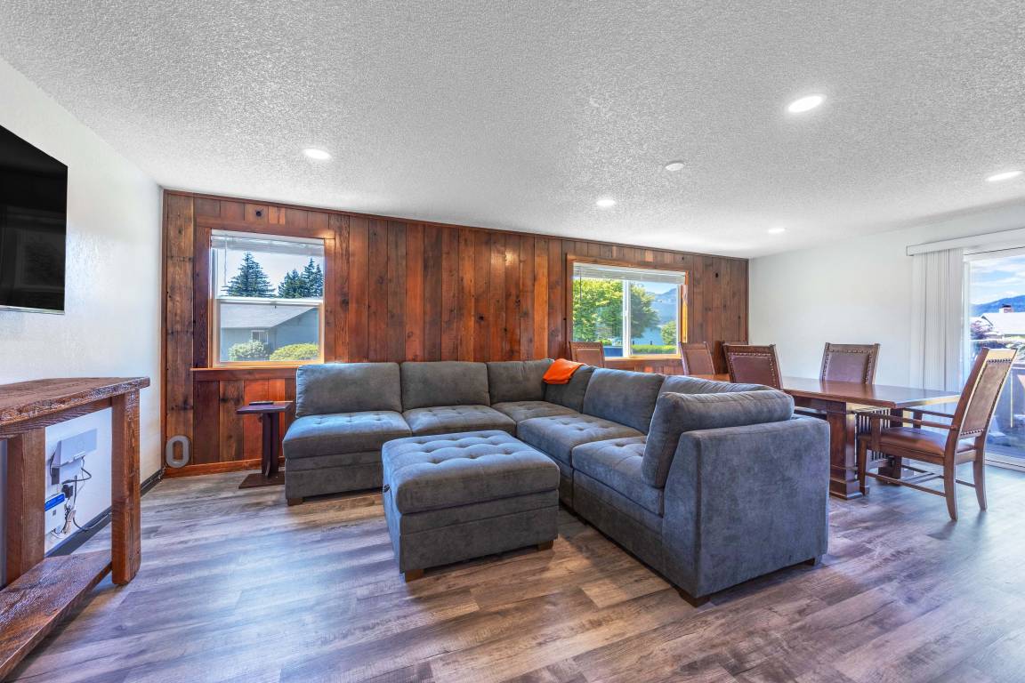 102 M² House ∙ 3 Bedrooms ∙ 6 Guests - Forest Park - Portland
