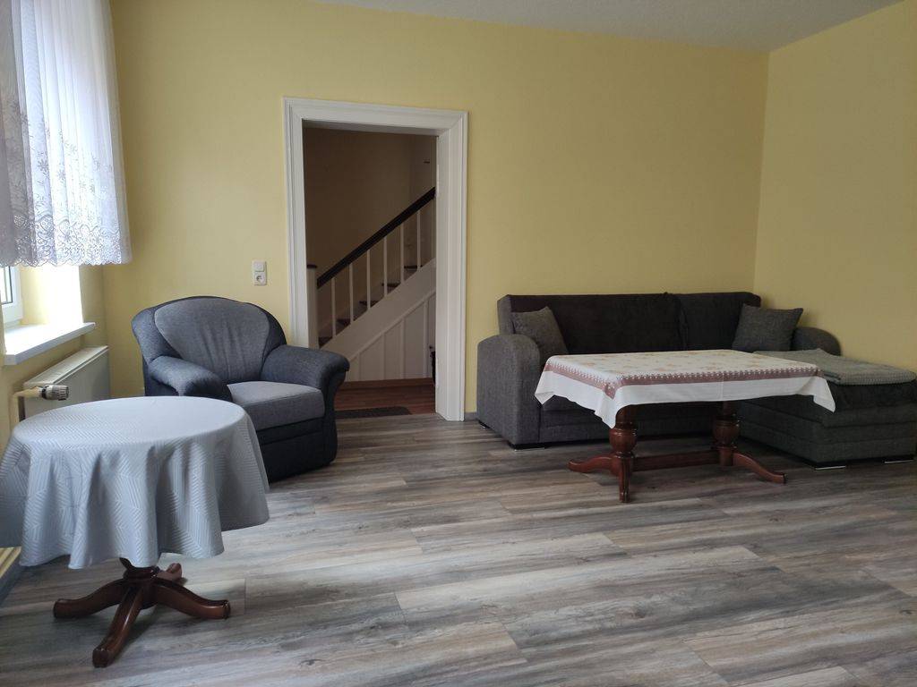 76 M² Ferienwohnung ∙ 2 Schlafzimmer ∙ 4 Gäste - Dargun