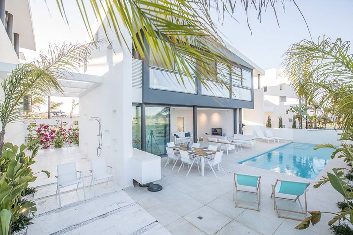 Villa ∙ 3 Bedrooms ∙ 10 Guests - Ayia Napa