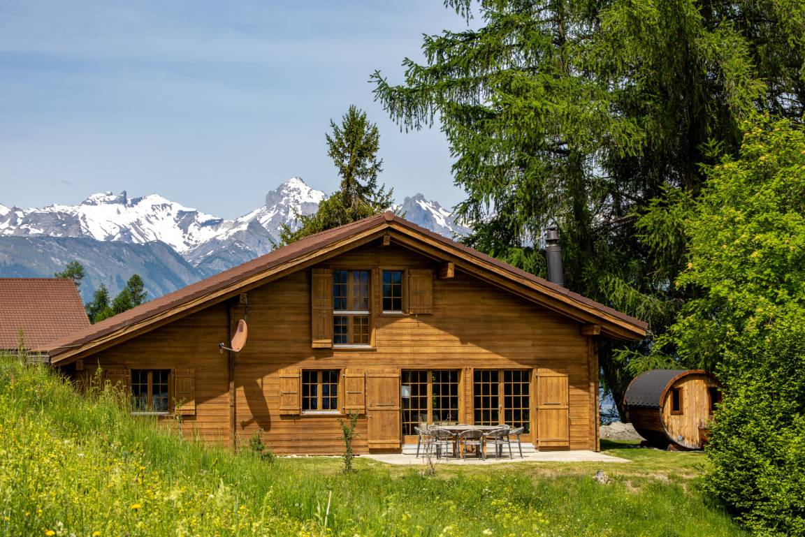 160 M² Chalet ∙ 4 Slaapkamers ∙ 8 Gasten - Zwitserland