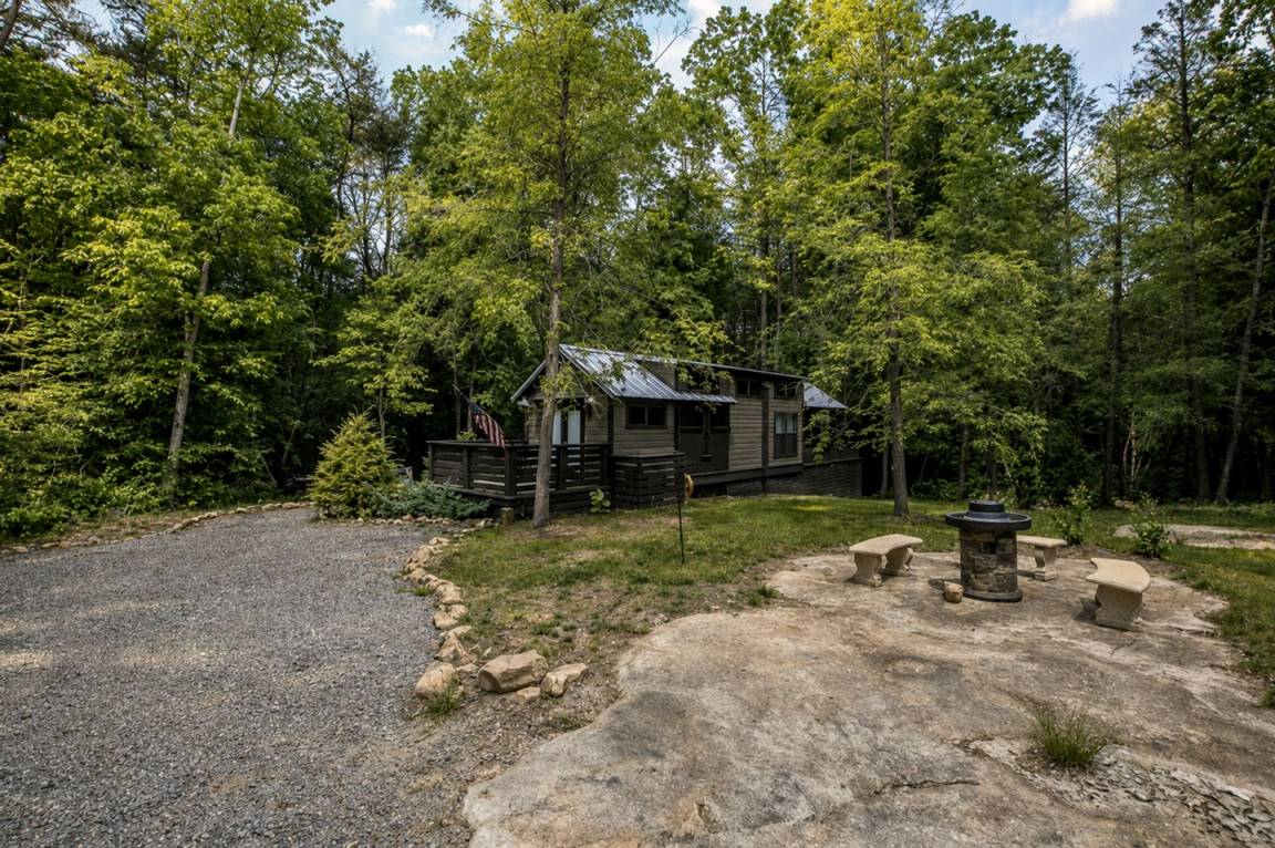 House ∙ 1 Bedroom ∙ 6 Guests - Sewanee, TN