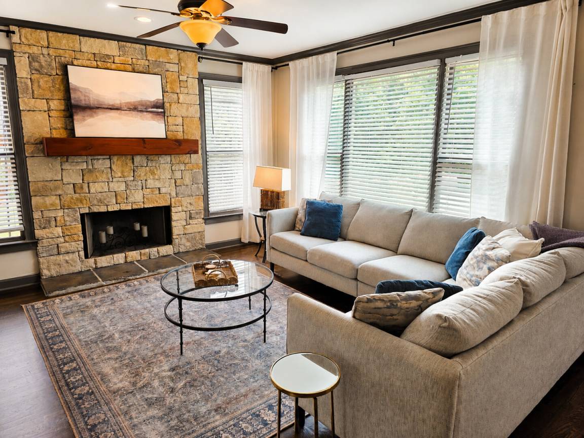 427 M² House ∙ 5 Bedrooms ∙ 10 Guests - Cartersville, GA