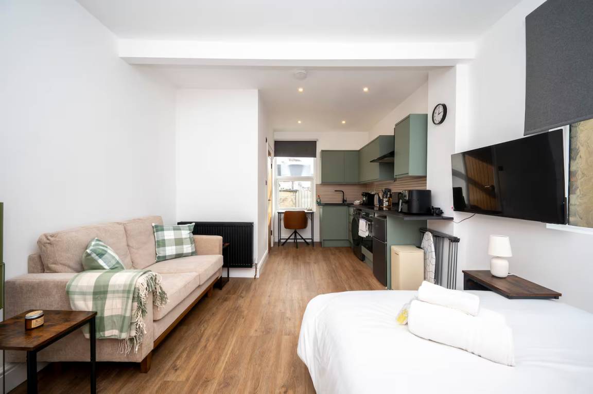 37 M² Apartment ∙ 2 Guests - Croydon