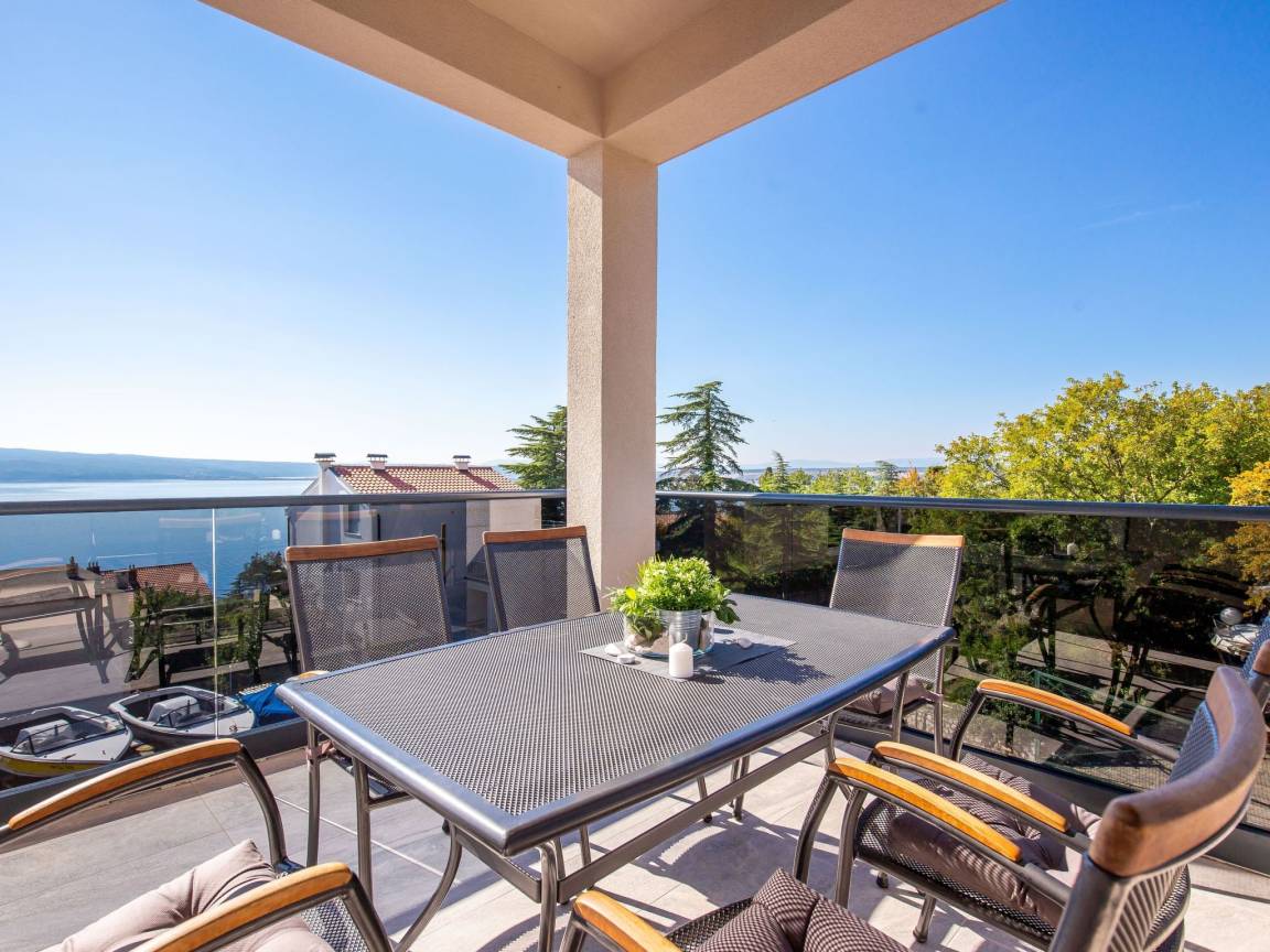 90 M² Apartment ∙ 3 Bedrooms ∙ 6 Guests - Crikvenica