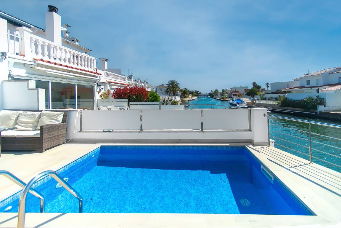 90 M² Villa ∙ 3 Schlafzimmer ∙ 6 Gäste - Empuriabrava