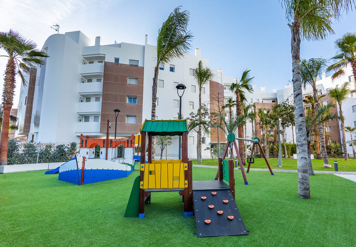 78 M² Apartamento ∙ 2 Habitaciones ∙ 6 Huéspedes - Costa Tropical