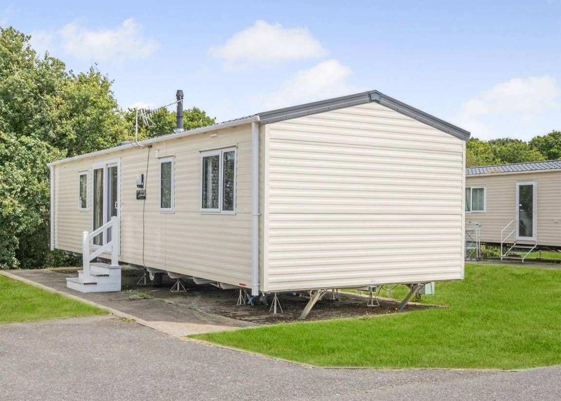 Caravan ∙ 3 Bedrooms ∙ 8 Guests - Beaulieu