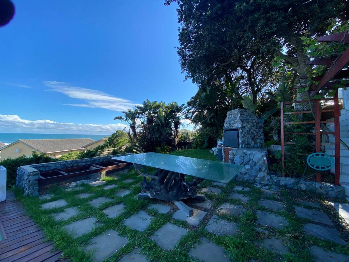 700 M² House ∙ 3 Bedrooms ∙ 6 Guests - Western Cape
