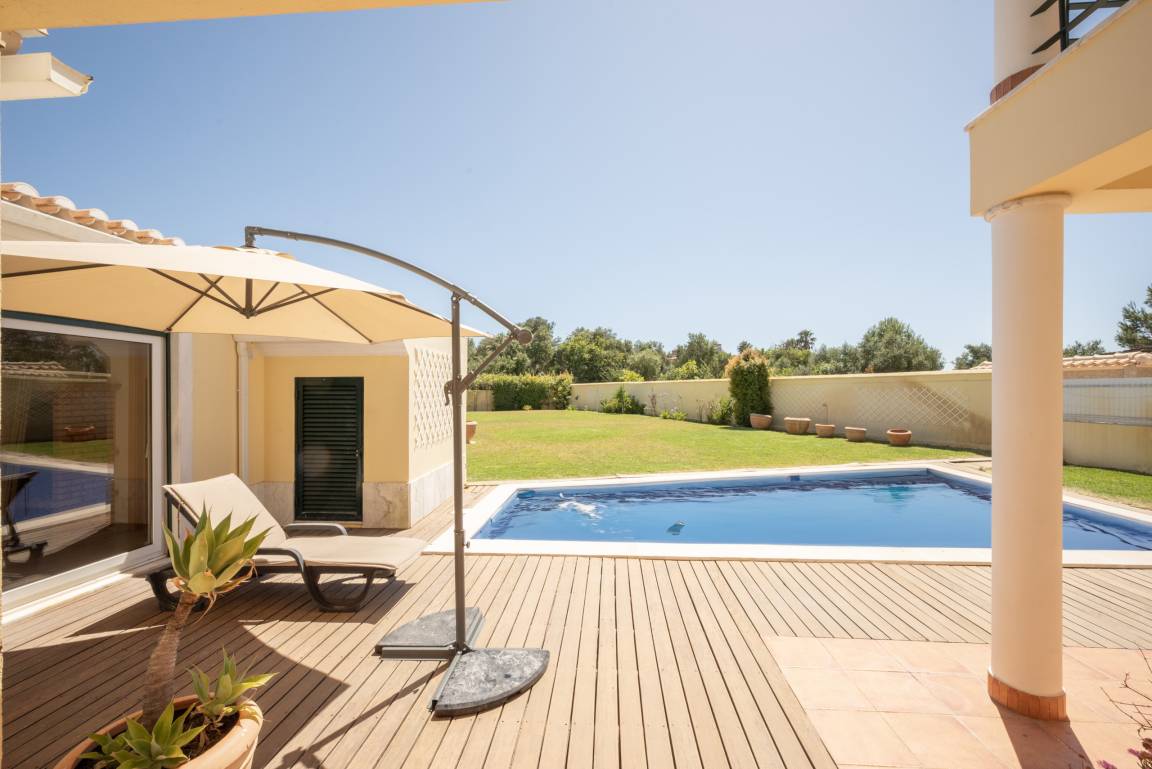 200 M² Villa ∙ 4 Slaapkamers ∙ 7 Gasten - Estoril