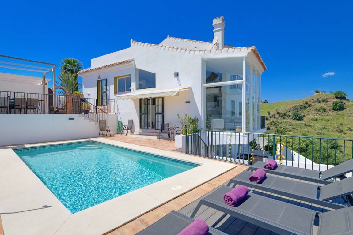 Apartment ∙ 4 Bedrooms ∙ 9 Guests - Mijas
