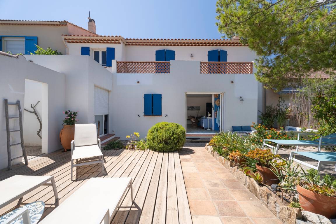 145 M² Villa ∙ 4 Slaapkamers ∙ 8 Gasten - Porquerolles