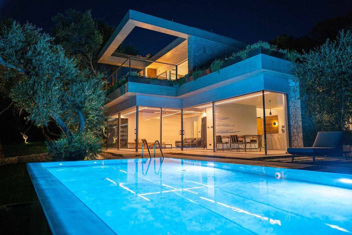 Villa ∙ 3 Bedrooms ∙ 6 Guests - Corfu