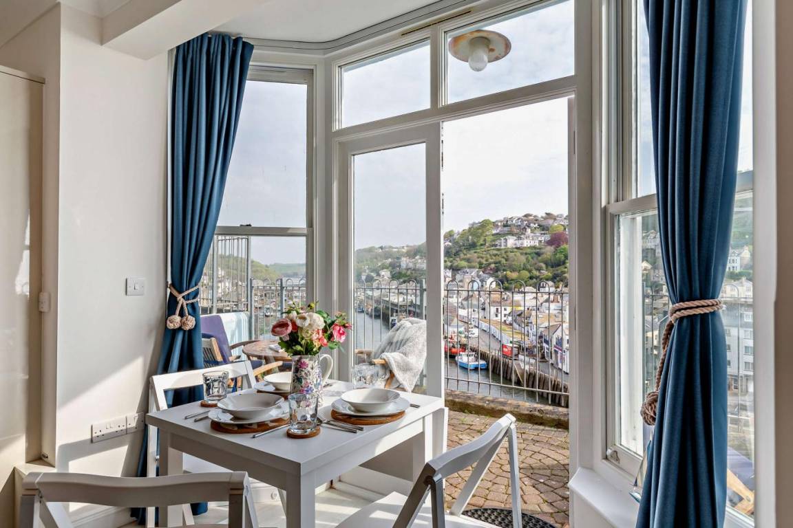 Apartment ∙ 2 Bedrooms ∙ 3 Guests - Looe