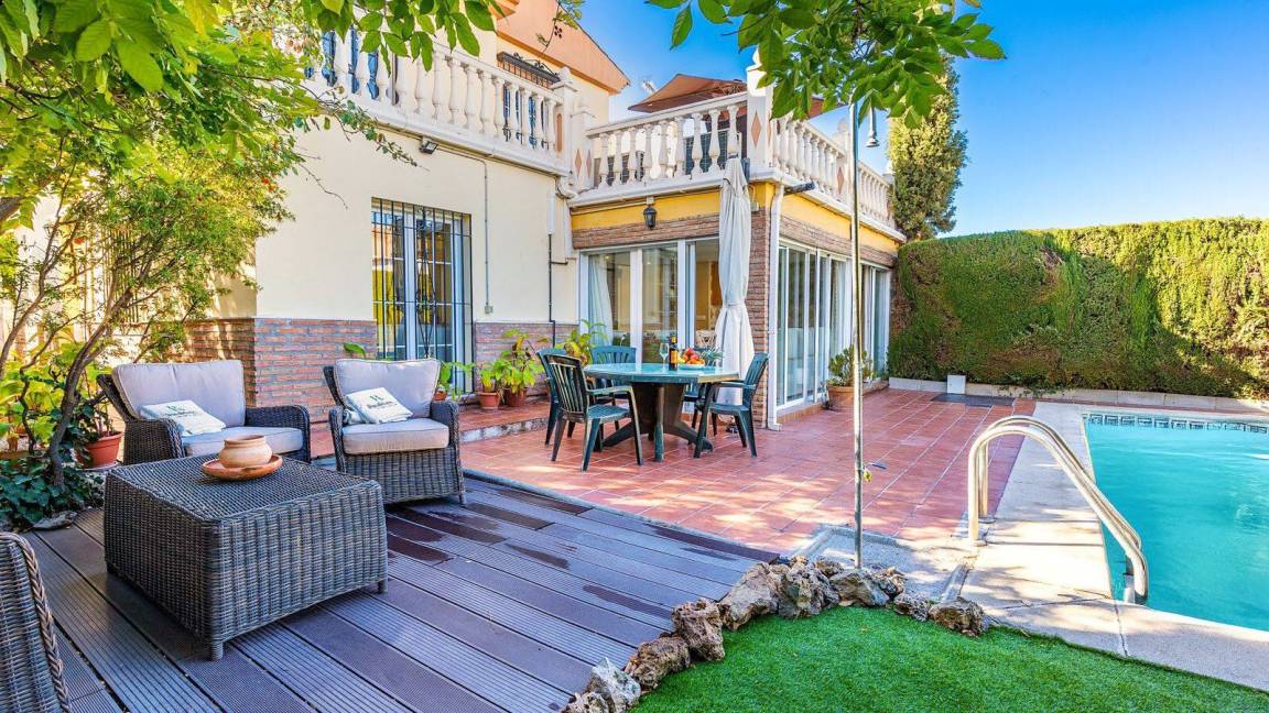 140 M² Maison De Vacances ∙ 3 Chambres ∙ 6 Personnes - La Zubia