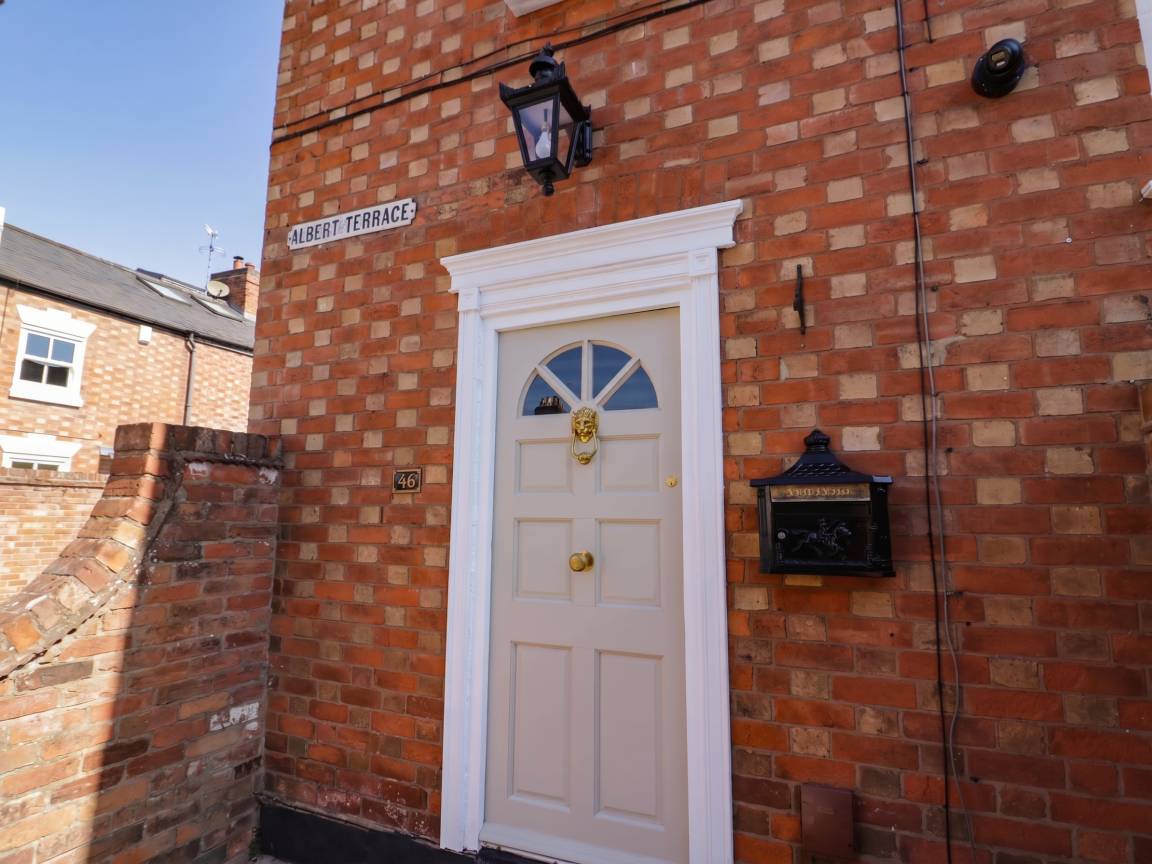 Cottage ∙ 2 Bedrooms ∙ 4 Guests - Stratford-upon-Avon