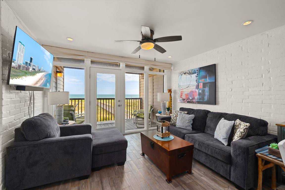 Condo ∙ 2 Bedrooms ∙ 6 Guests - On The Beach, South Padre Island