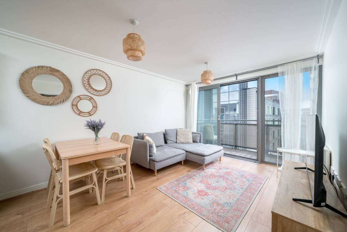 56 M² Apartment ∙ 2 Bedrooms ∙ 4 Guests - Harrow