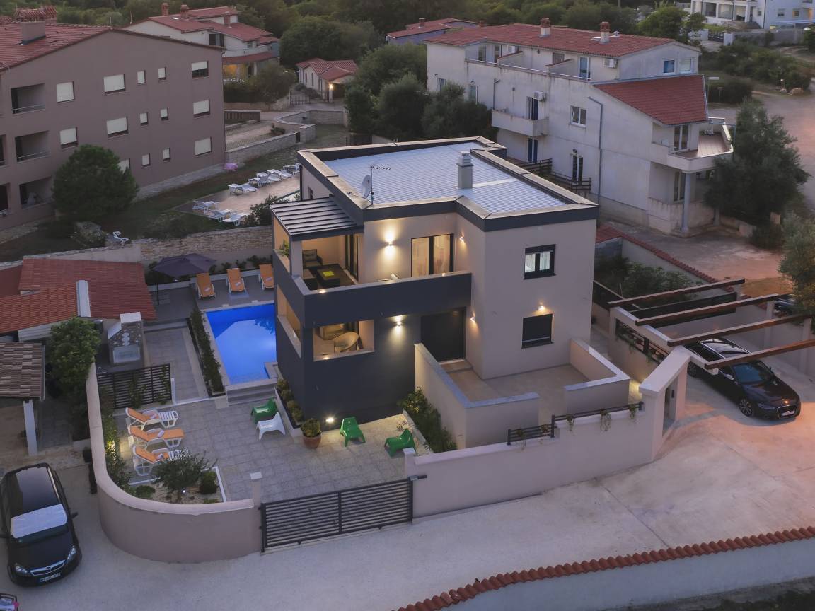 130 M² Maison De Vacances ∙ 4 Chambres ∙ 10 Personnes - Medulin