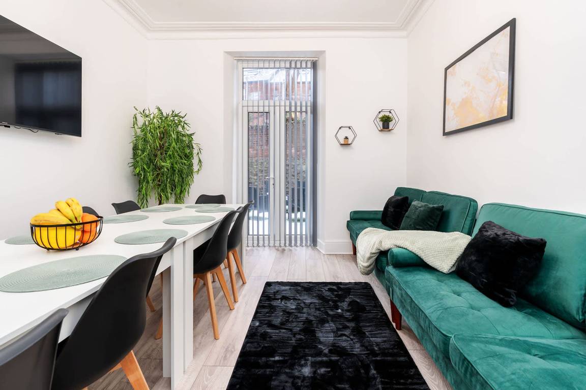 Apartment ∙ 5 Bedrooms ∙ 12 Guests - Sheffield