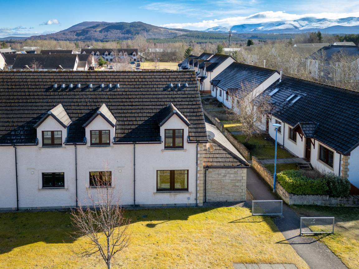 64 M² Apartment ∙ 2 Bedrooms ∙ 4 Guests - Aviemore