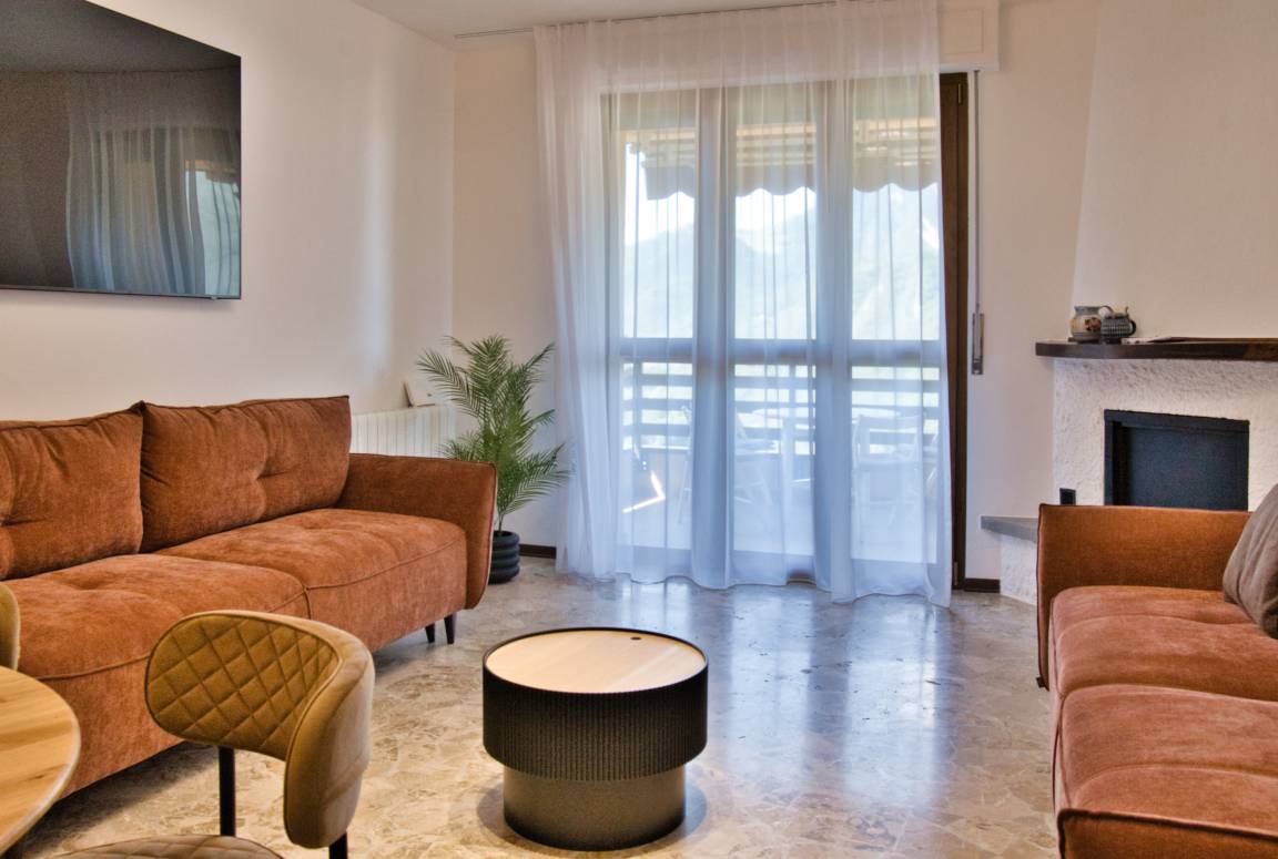 90 M² Apartment ∙ 2 Bedrooms ∙ 7 Guests - Barzio