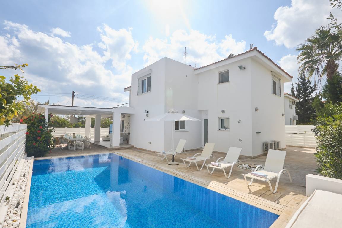220 M² Villa ∙ 5 Habitaciones ∙ 10 Huéspedes - Famagusta