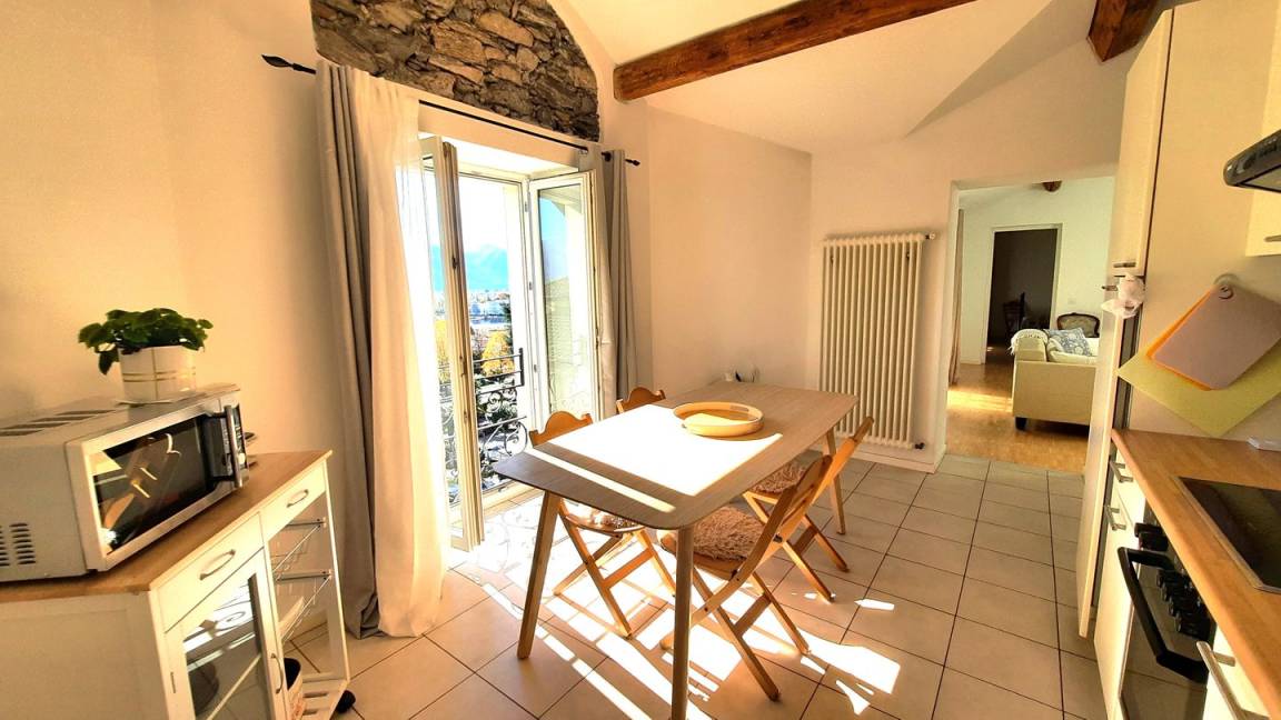 75 M² Ferienwohnung ∙ 2 Schlafzimmer ∙ 4 Gäste - Orselina