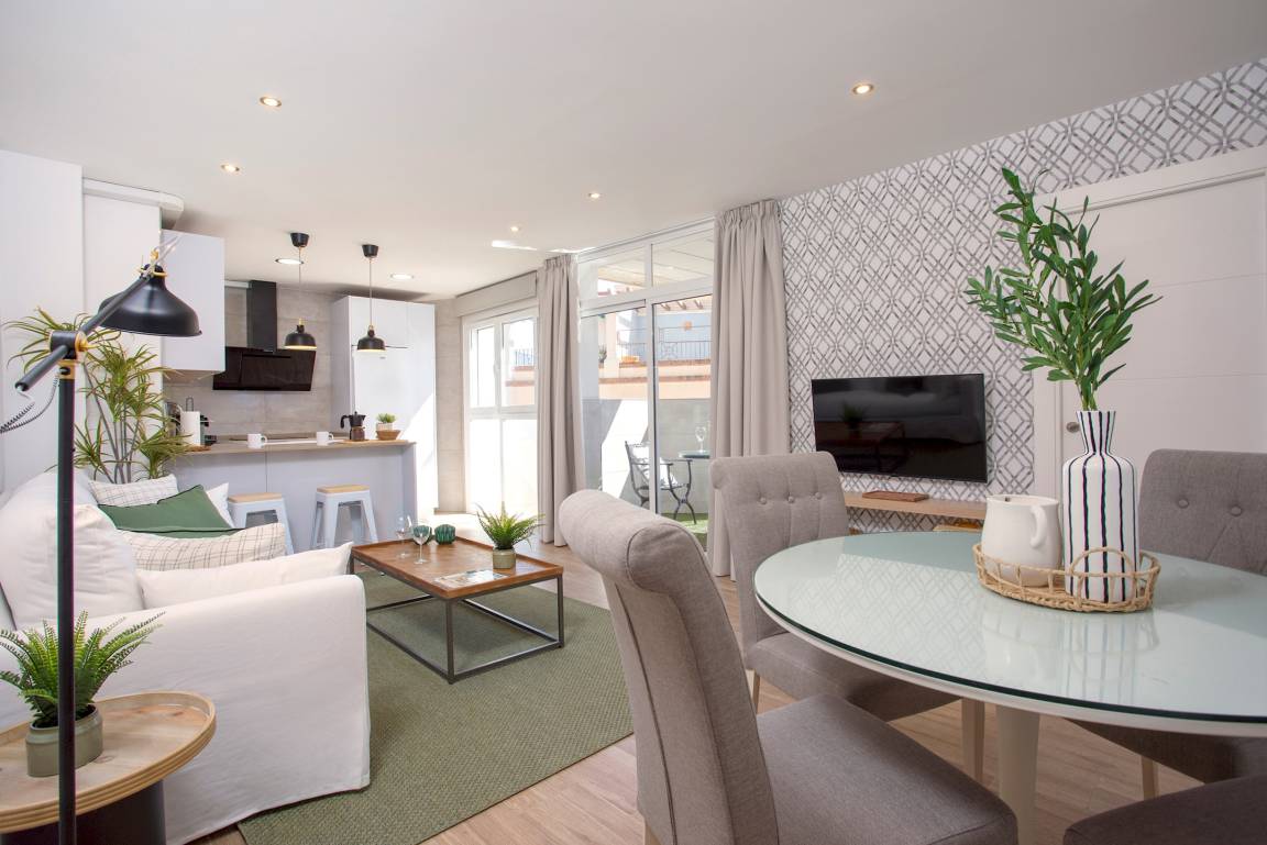 80 M² Huoneisto ∙ 2 Makuuhuonetta ∙ 4 Vierasta - Málaga