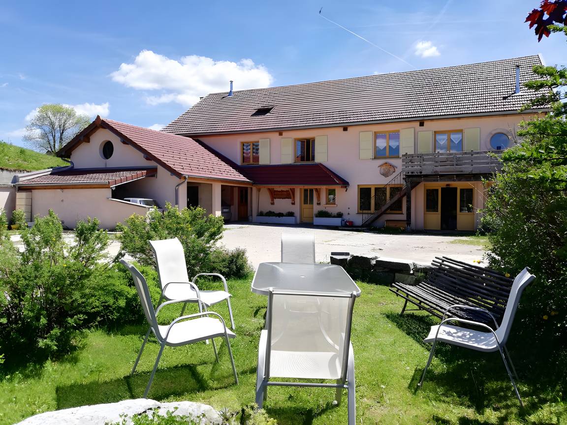 60 M² House ∙ 1 Bedroom ∙ 4 Guests - Champagnole