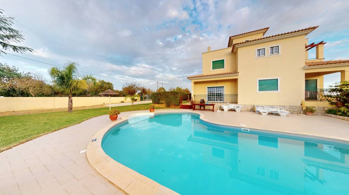 195 M² Villa ∙ 4 Schlafzimmer ∙ 8 Gäste - Albufeira