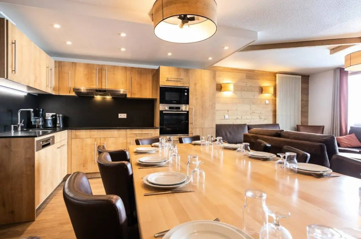 160 M² Apartment ∙ 6 Bedrooms ∙ 14 Guests - Savoia