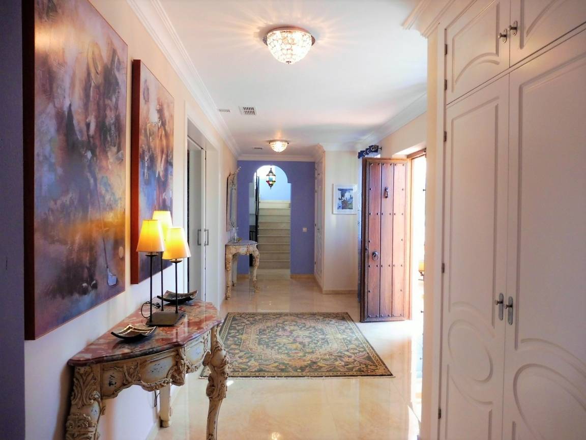 370 m² Ferienhaus ∙ 4 Schlafzimmer ∙ 9 Gäste – Bild 11