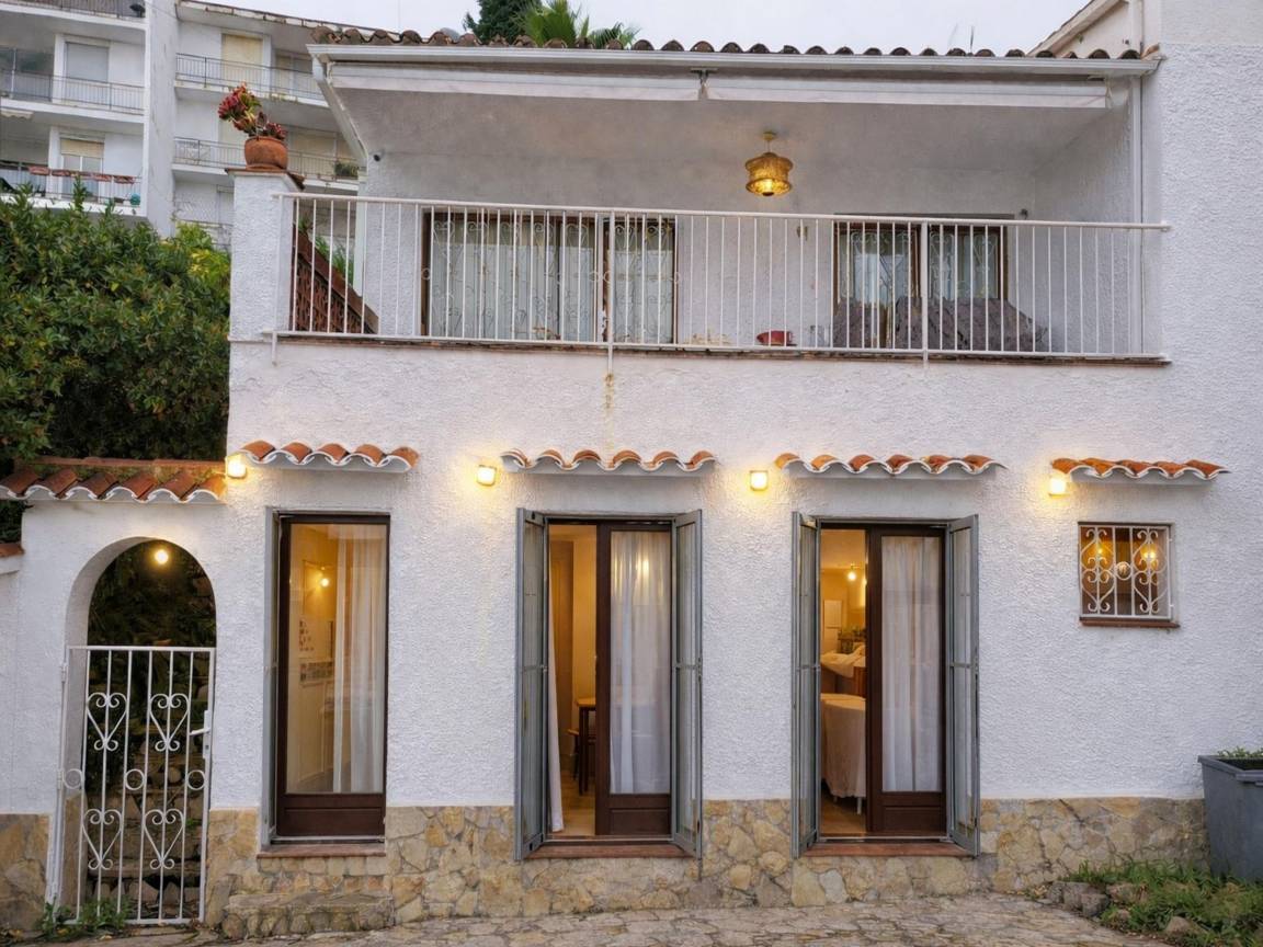 100 M² Apartamento ∙ 4 Habitaciones ∙ 7 Huéspedes - Tossa de Mar