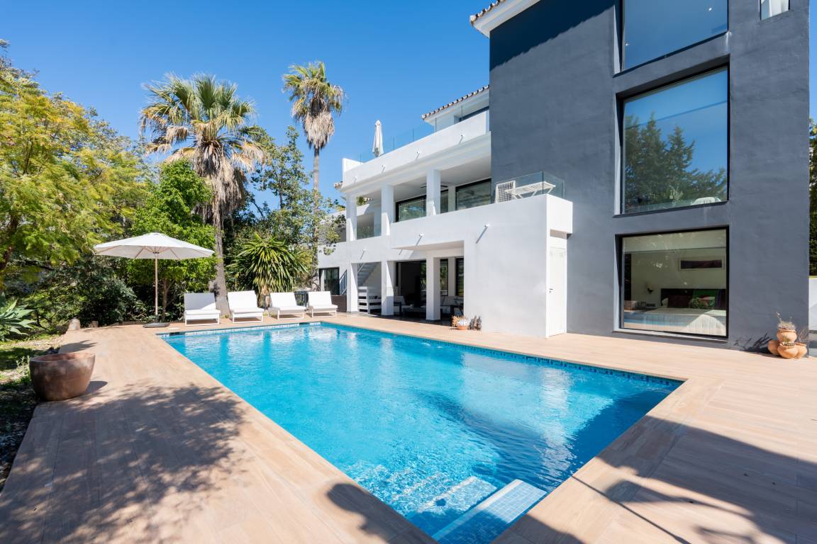 573 M² Villa ∙ 5 Bedrooms ∙ 10 Guests - Benahavís