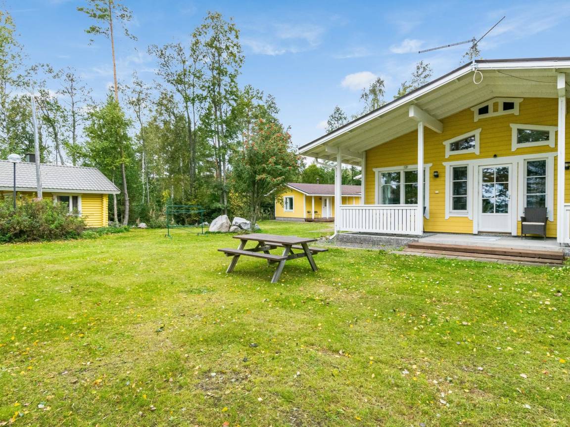 107 M² Talo ∙ 2 Makuuhuonetta ∙ 7 Vierasta - Kesälahti