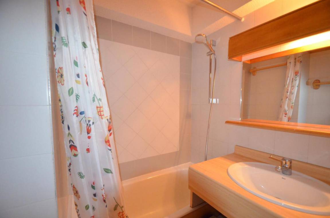 61 m² Ferienwohnung ∙ 2 Schlafzimmer ∙ 6 Gäste – Bild 9