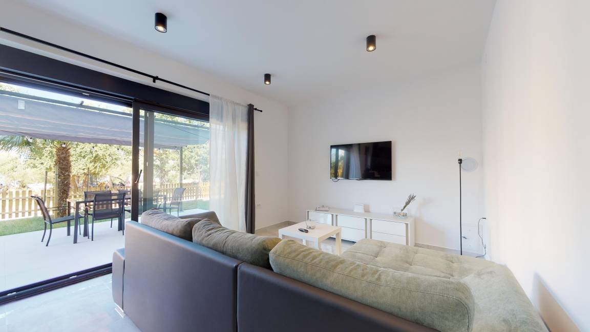 65 M² Apartment ∙ 2 Bedrooms ∙ 4 Guests - Ravni