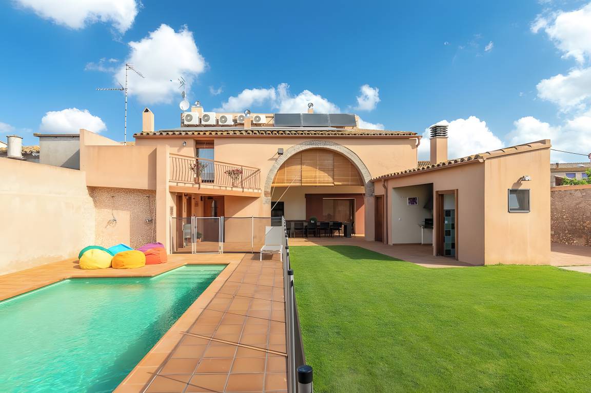 100 M² Cottage ∙ 6 Chambres ∙ 14 Personnes - Costa Brava