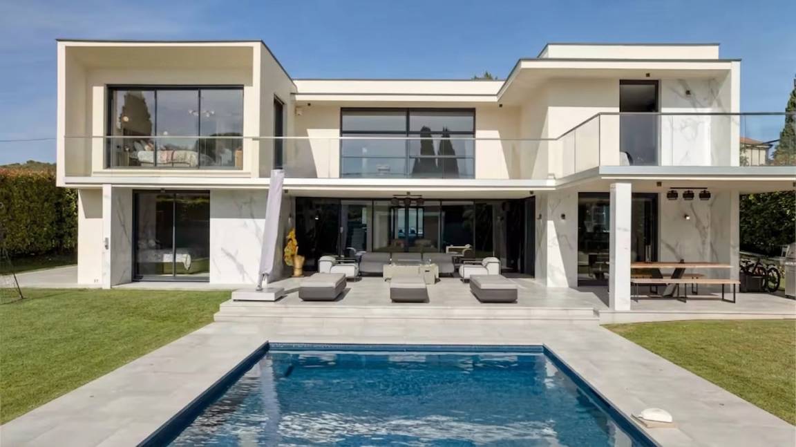 340 M² Villa ∙ 5 Bedrooms ∙ 10 Guests - Golfe-Juan