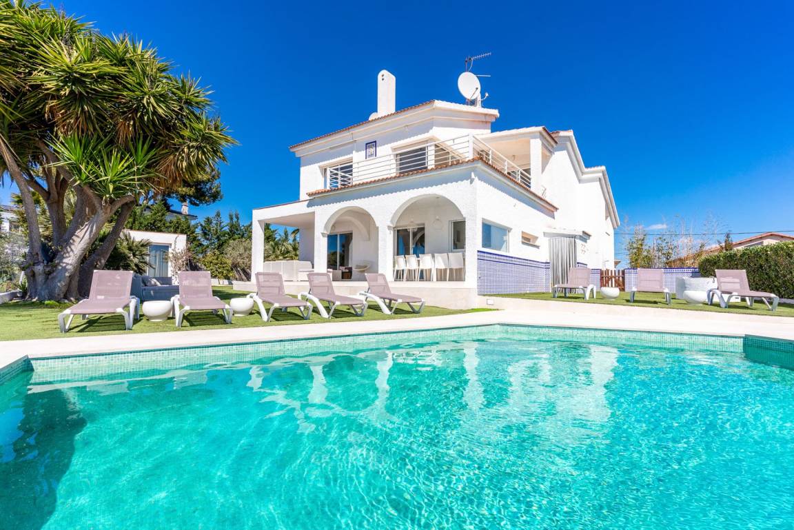 Villa ∙ 7 Bedrooms ∙ 14 Guests - Sitges